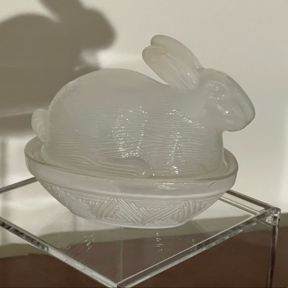 NWT🤍🐰Target Easter 20243🎯Glass Bunny Container, Last one